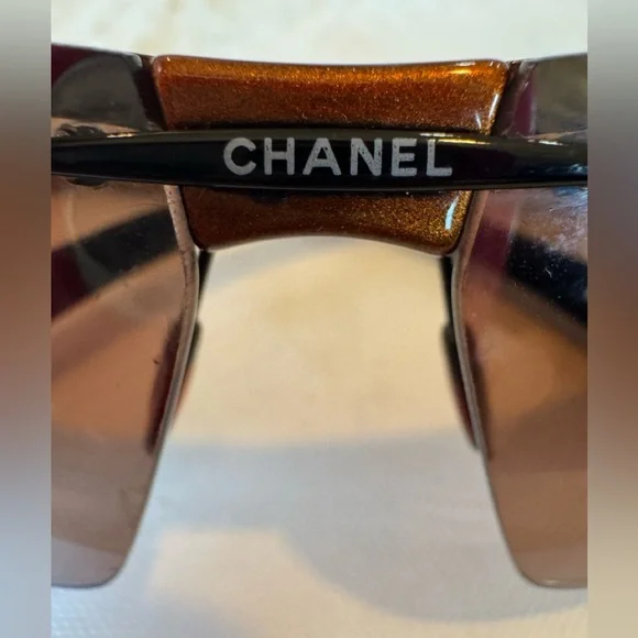 Chanel Vintage Authentic 6001-Z Brown Rimless Shield Sunglasses Chanel Vintage Authentic 6001-Z Brown Rimless Shield Sunglasses main image 3